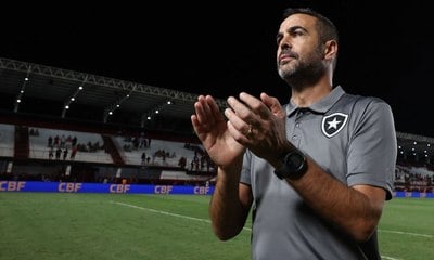 Artur Jorge valoriza vitória do Botafogo, mas faz alerta 