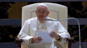 Papa%20Francisco%20tem%20alta%20e%20vai%20falar%20neste%20domingo%20(23)