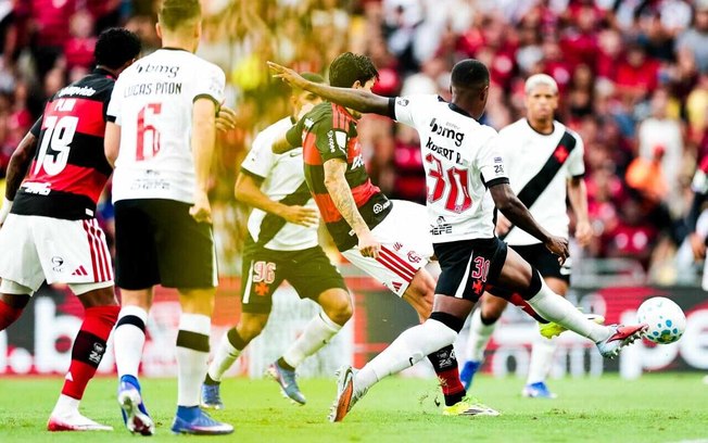 Pedro marcou na última partida entre Vasco e Flamengo