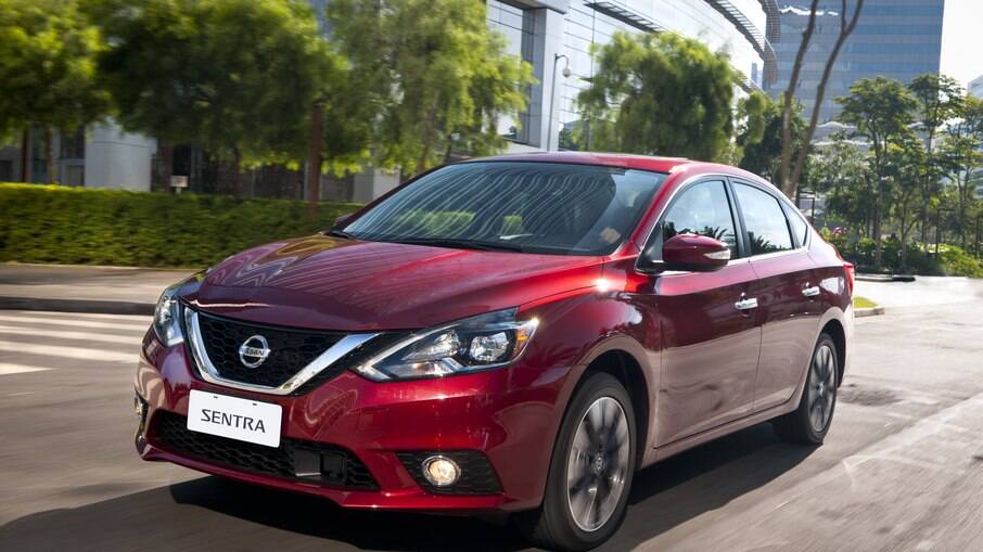 Lançado em 2013, Nissan Sentra já era considerado um modelo defasado no segmento dos sedãs médios
