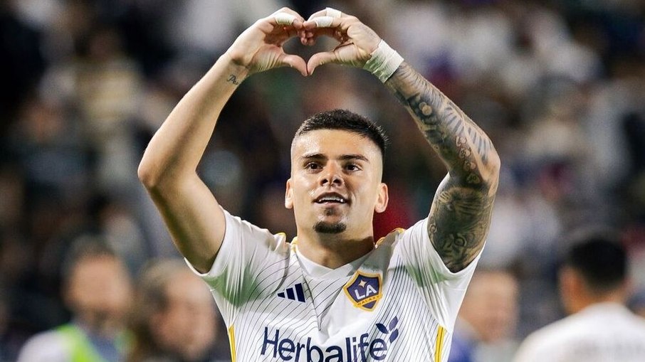 Gabriel Pec tem contrato até 2028 com o LA Galaxy 