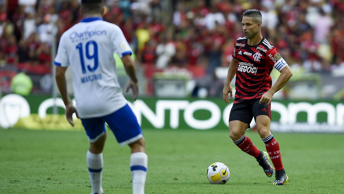 Diego Ribas fez sua última partida como jogador profissional  neste sábado, contra o Avaí