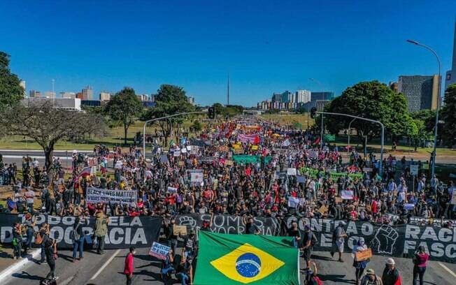 Ato em defesa da democracia em Brasília no último dia 7 de junho Ato em defesa da democracia em Brasília no último dia 7 de junho