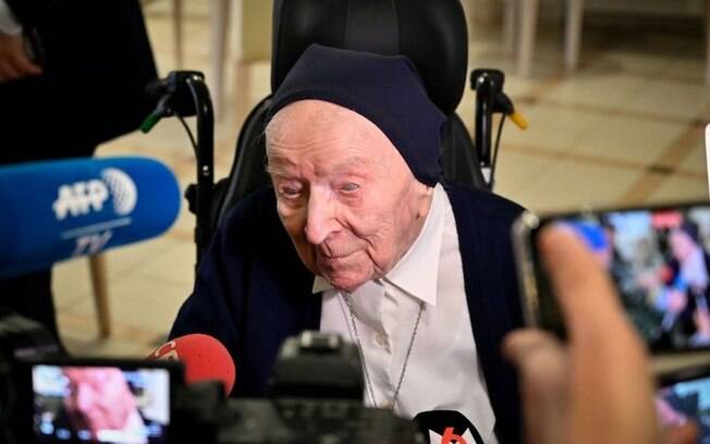 Coronavírus: 2ª pessoa mais velha do mundo, freira sobrevive à covid às vésperas de completar 117 anos