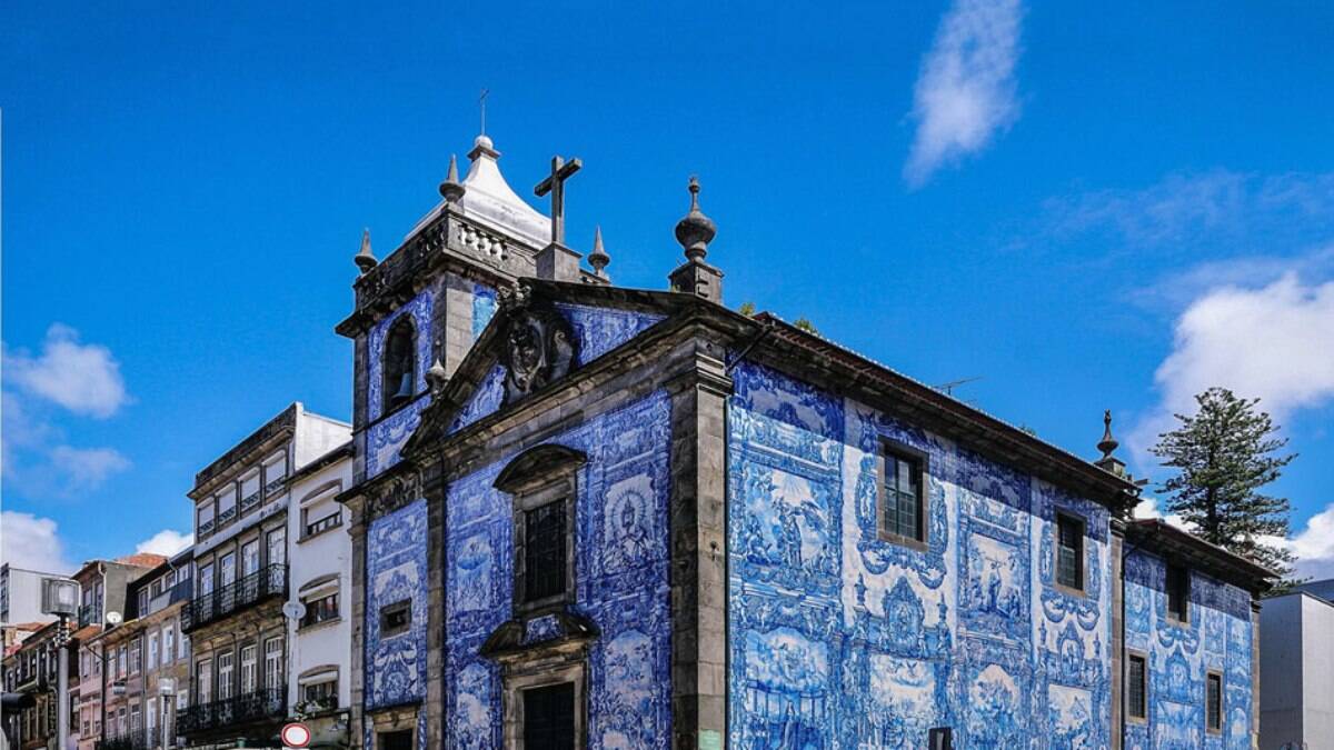 Fachada de azulejos da Capela das Almas Fachada de azulejos da Capela das Almas