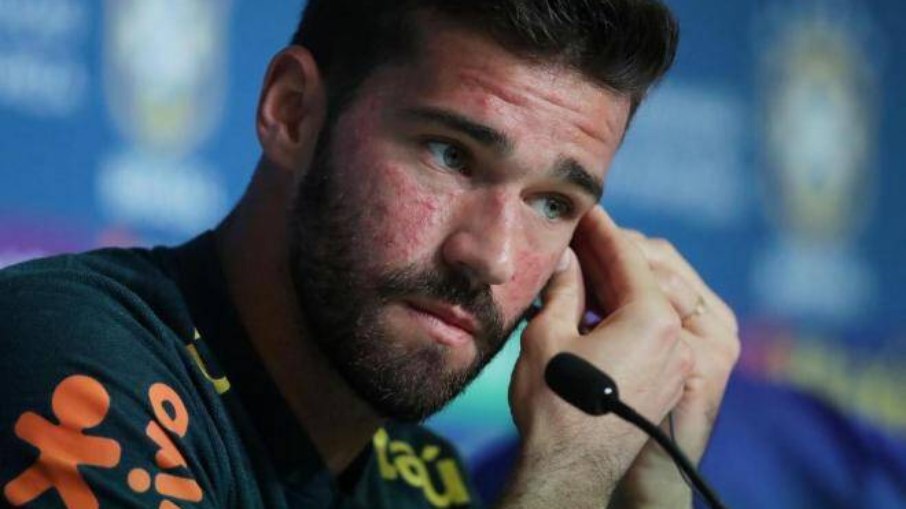Alisson Becker, goleiro da Seleção, rosácea