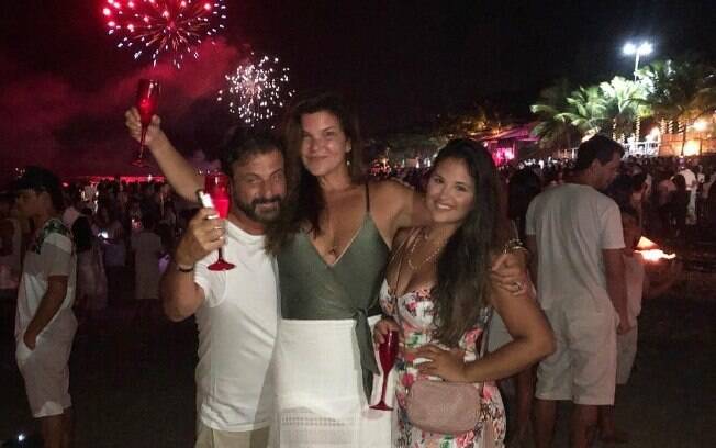 Cristiana Oliveira está namorando o empresário Sergio Bianco e passou o ano novo ao seu lado e de sua filha Rafaella