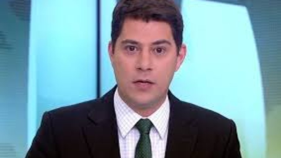 Evaristo Costa apresentou o Evaristo Costa apresentou o