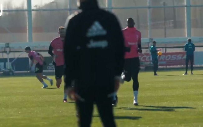 Pogba mostra desenvoltura no treino, mas não está pronto para volta na Juventus