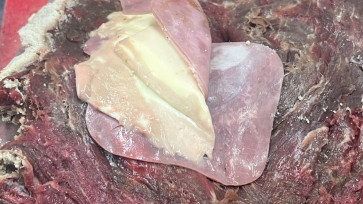 Restaurante é interditado com 380 quilos de alimentos impróprios