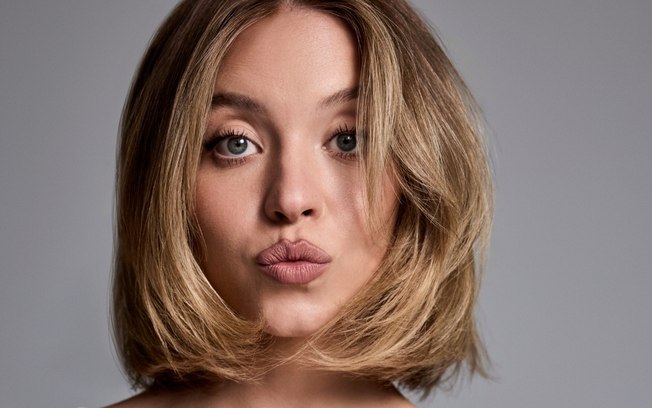 Sydney Sweeney afirma que o cabelo a faz ‘incorporar versões de si mesma’