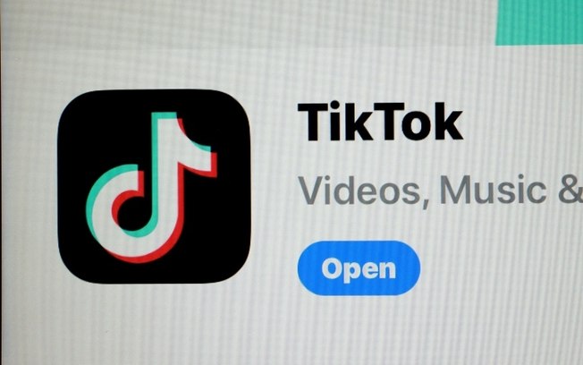 Foto do logotipo do aplicativo TikTok visto na tela de um iPhone em 24 de abril de 2024, em Miami, Flórida