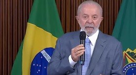 Lula escuta Mucio, ignora aliados e vai a evento