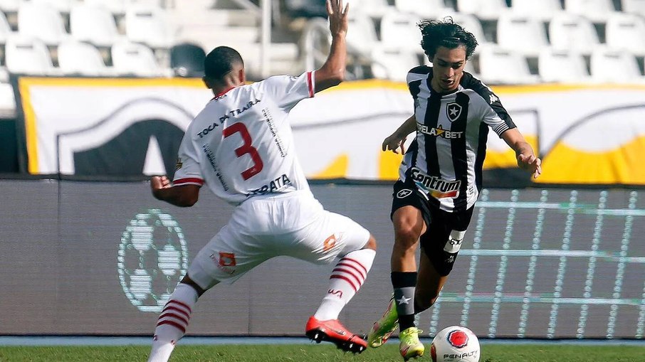 Matheus Nascimento se destacou com a camisa do Botafogo