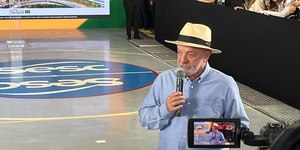 Lula visita obras na Dutra, que atingem 70% de execução