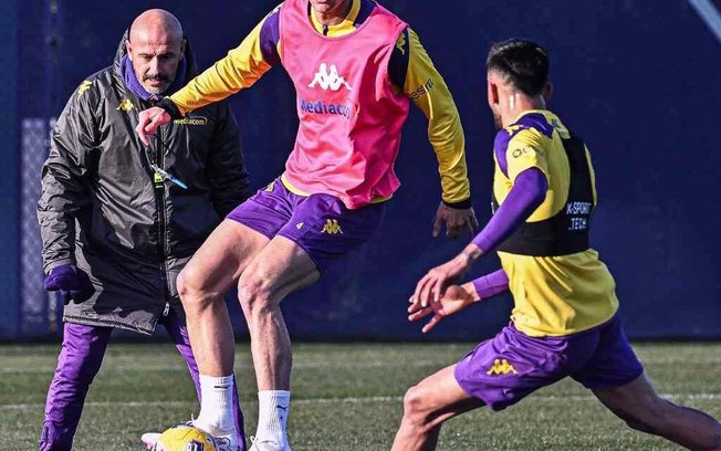 Jogadores da Fiorentina durante treinamento da equipe - Foto: Divulgação/ACF Fiorentina