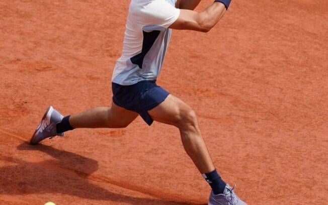 Alcaraz salva match-point e vira batalha incrível em Roland Garros