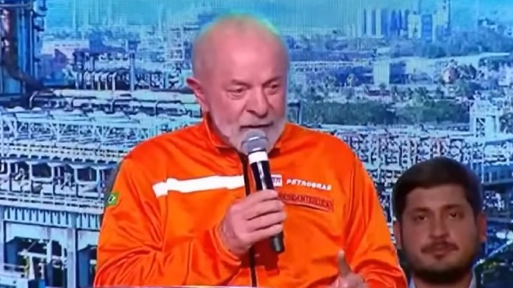 Lula%20cobra%20fiscaliza%C3%A7%C3%A3o%20sobre%20pre%C3%A7o%20de%20combust%C3%ADveis