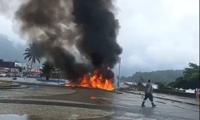 Veja vídeos da queda do avião em Ubatuba