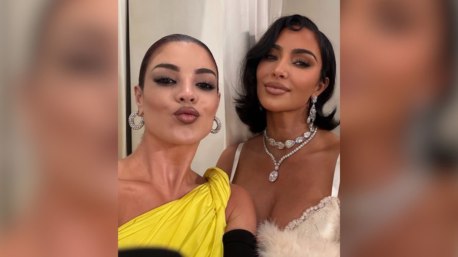 Gkay posa com Kim Kardashian Gkay posa com Kim Kardashian
