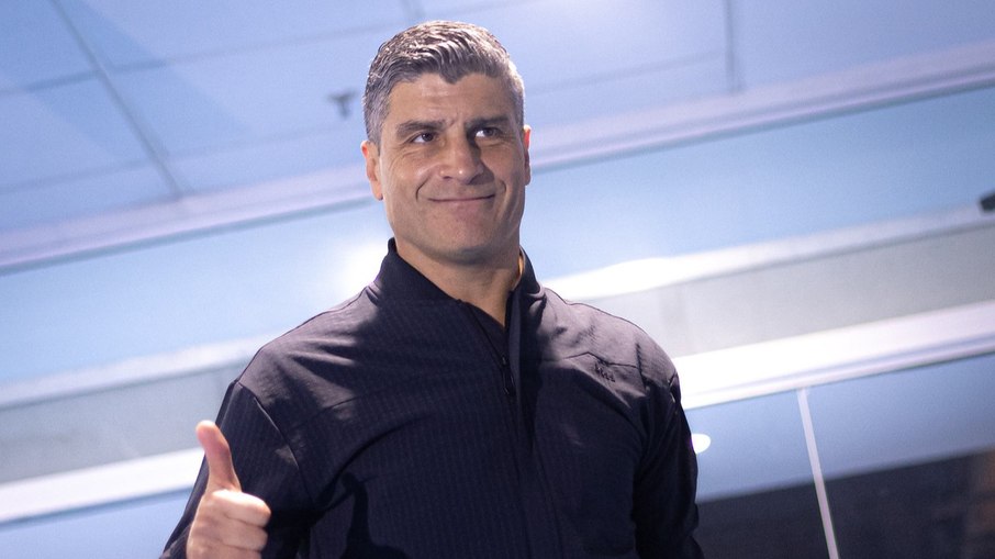 Pedro Emanuel pede semi da Sula no Maracanã: Pedro Emanuel pede semi da Sula no Maracanã: