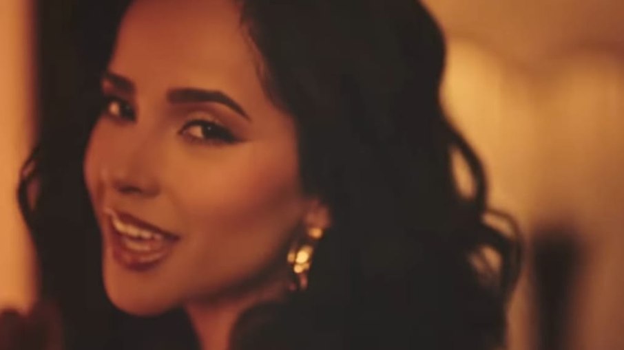 A cantora e atriz Becky G A cantora e atriz Becky G