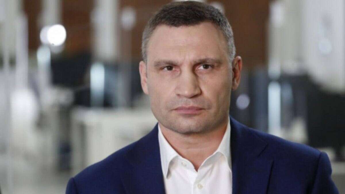 Ex-lutador, prefeito de Kiev admite uso armas de fogo para se defender de ataque russo, caso necessário
