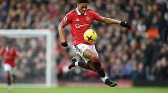 Fla recua por Martial e 