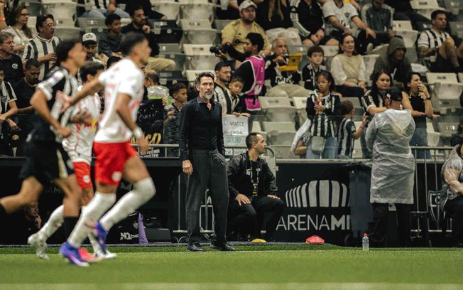 Eduardo Domínguez creditou a vitória sobre o Bragantino a Gabriel Delfim
