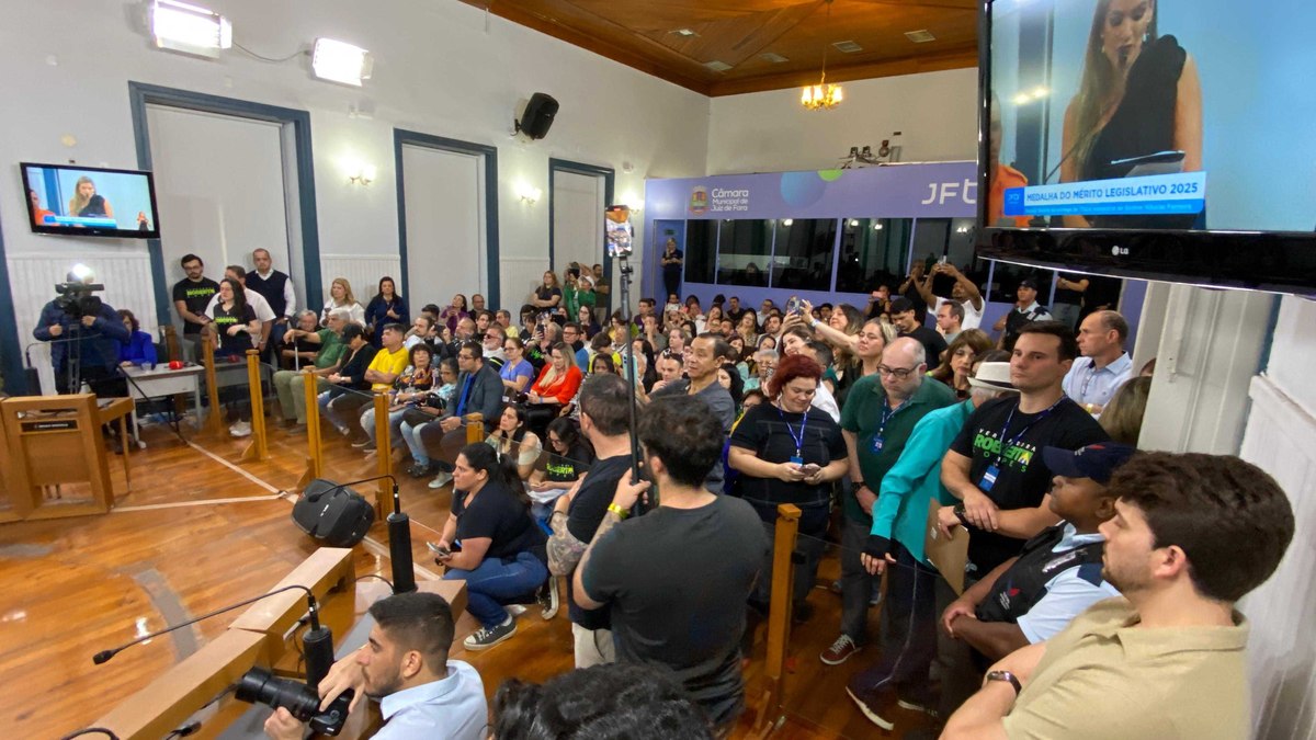 Salão onde ocorreu o evento Salão onde ocorreu o evento