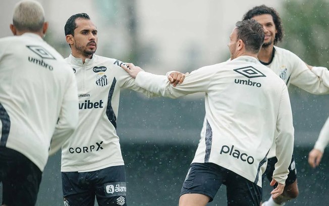 Arthur já pode jogar a Sul-Americana pelo Santos Arthur já pode jogar a Sul-Americana pelo Santos