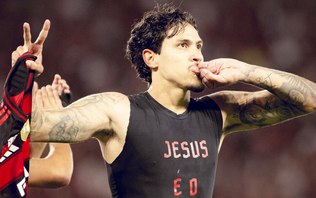 Pedro retorna e decide a vitória do Flamengo sobre o Fluminense