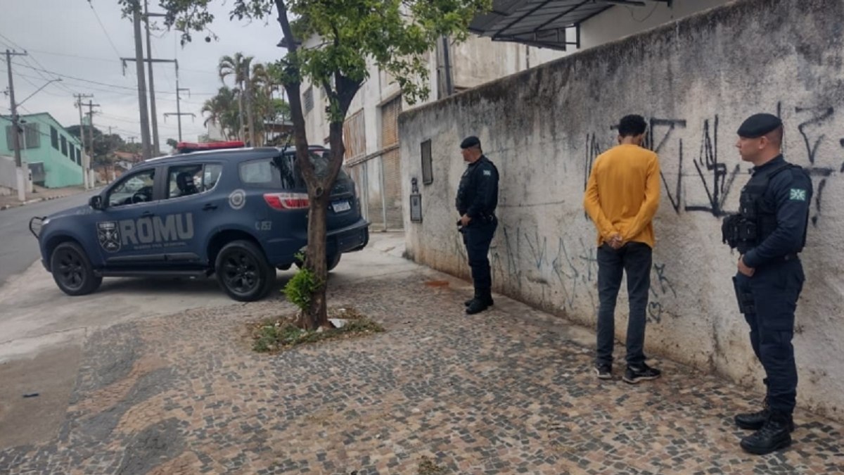 Agentes da GCM de Valinhos durante abordagem Agentes da GCM de Valinhos durante abordagem