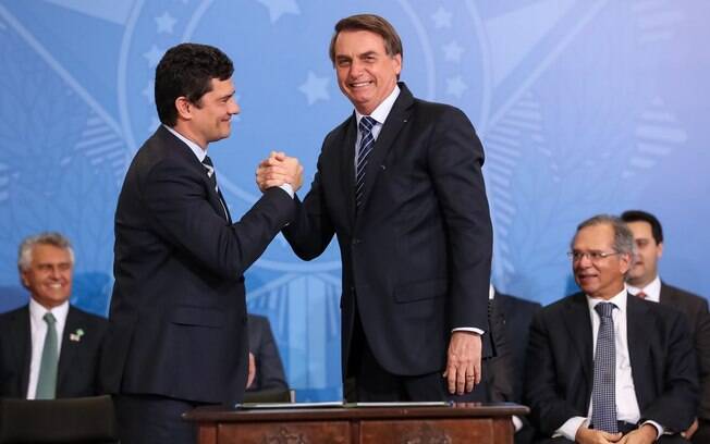 Bolsonaro, em solenidade no Planalto: comemoração do crescimento de 0,4%