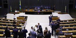 Três parlamentares podem ser suspensos por motim na Câmara