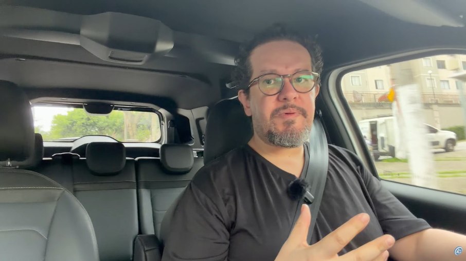 Durante a avaliação do Citroën Aircross XTR, a posição de dirigir e o espaço da cabine entram entre os pontos observados no uso real
