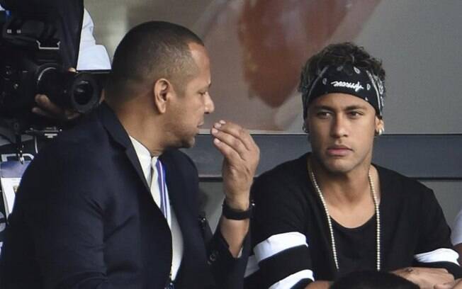 'Se o Neymar tem muitos críticos, eu fui o primeiro deles', diz Neymar Pai em documentário sobre atacante