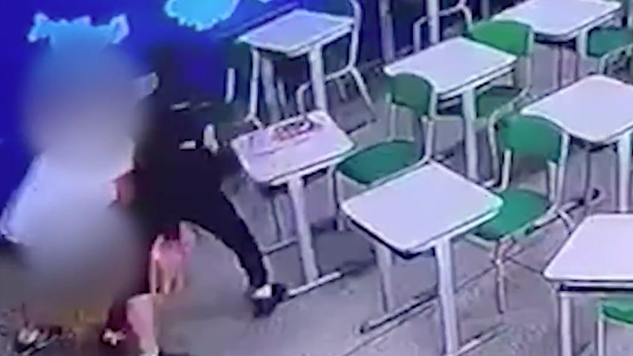 Professora de educação física conseguiu imobilizar aluno responsável por ataque a facas em São Paulo