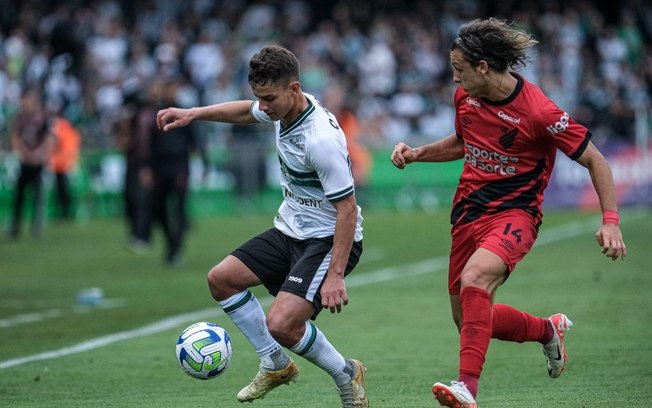 Coritiba e Athletico se encaram em clássico que marca o centenário da rivalidade