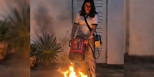 Apagar o fogo com som? Garota cria extintor sonoro antichamas