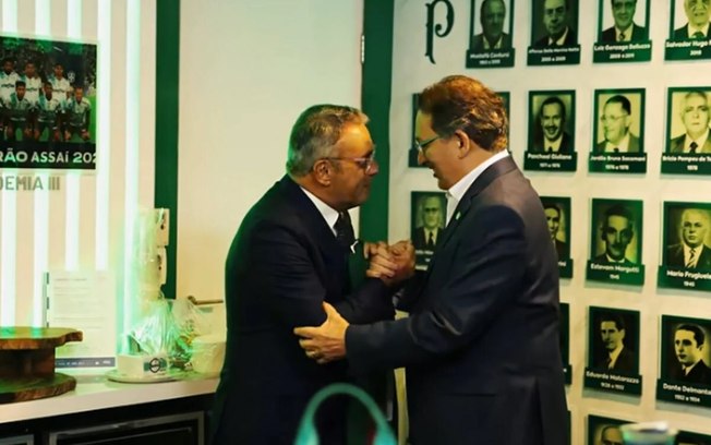 Autoridades italianas na sede social do Palmeiras