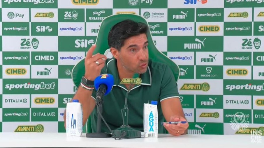 Abel ironiza VAR da Libertadores após empate do Palmeiras Abel ironiza VAR da Libertadores após empate do Palmeiras