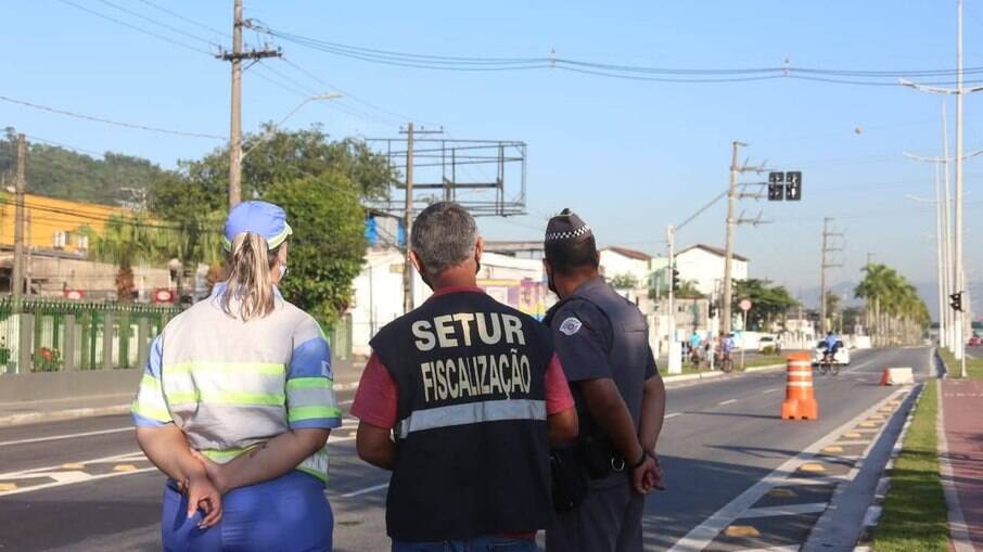 Prefeitura pede a colaboração de turistas e da população para que sigam as regras de enfretamento da pandemia vigentes Prefeitura pede a colaboração de turistas e da população para que sigam as regras de enfretamento da pandemia vigentes