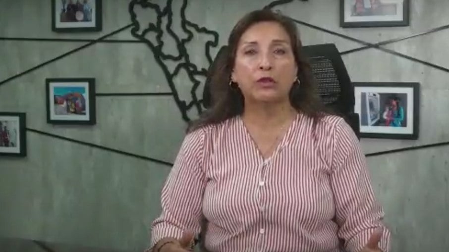 Dina Boluarte é a nova presidente do Peru