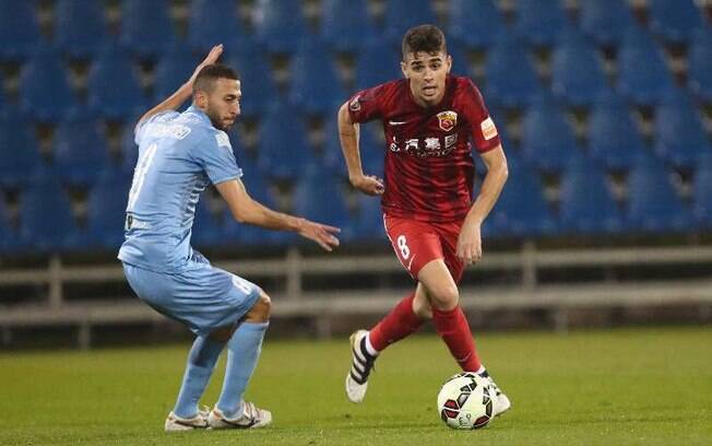 Oscar é um dos reforços estrangeiros na liga chinesa de futebol