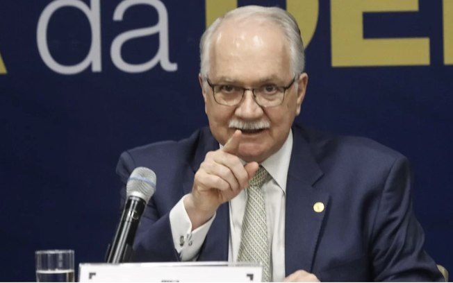 Um doce para quem adivinhar o destinatário do pedido de Fachin - Foto