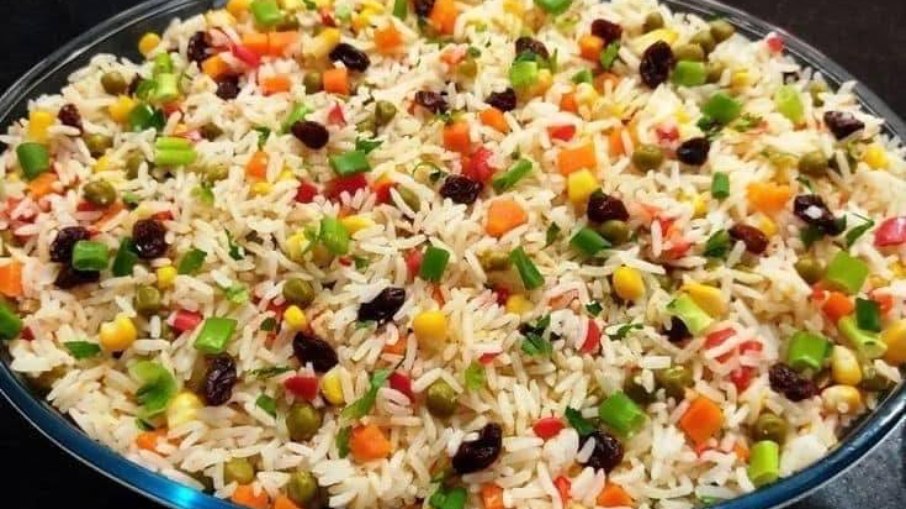 Opte pelo Arroz à Grega Low Carb como uma opção saudável para a ceia Opte pelo Arroz à Grega Low Carb como uma opção saudável para a ceia