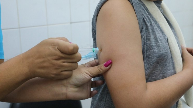 Prazo para jovens de 15 a 19 anos se vacinarem contra o HPV termina neste sábado (14) no DF