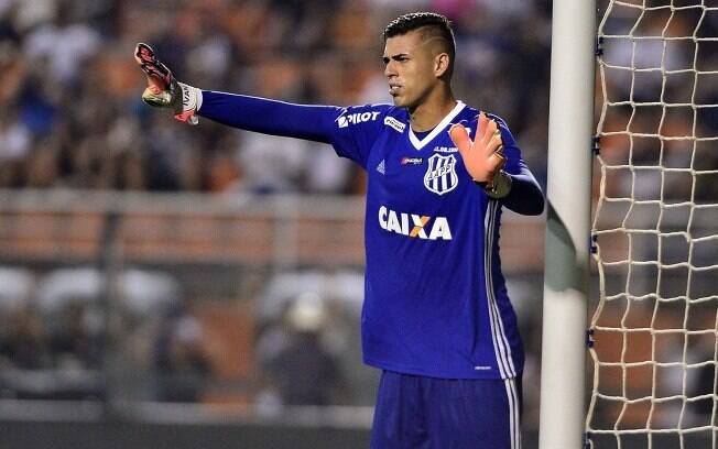 Ivan, goleiro da Ponte Preta, foi chamado para a seleção brasileira