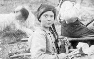 Teoria da conspiração diz que Greta Thunberg aparece em foto de 1898. Quê?